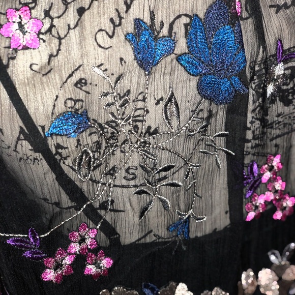 PM3  tahari sheer blouse embroidered floral design - Picture 5 of 8